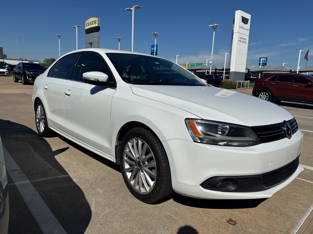 Used 2014 White Volkswagen 1.8T SEL image 2