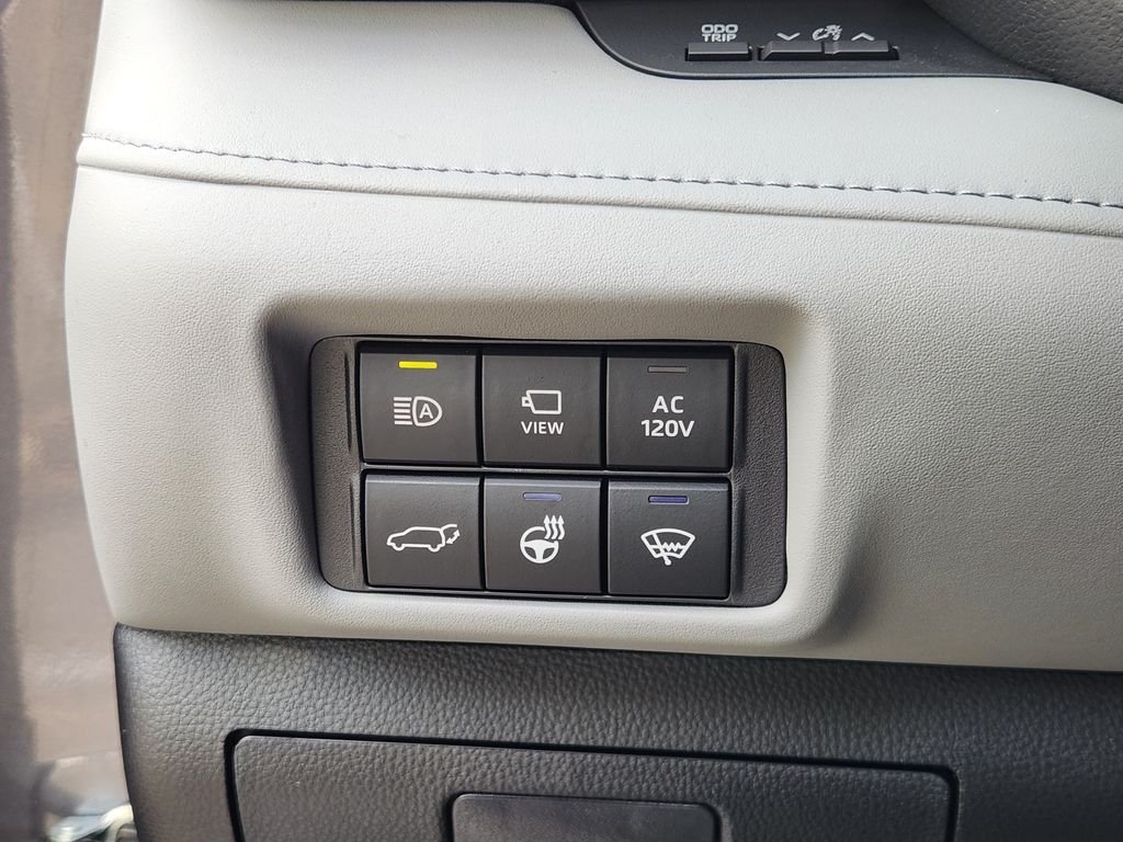 Used 2022 Magnetic Gray Metallic Toyota Platinum image 20