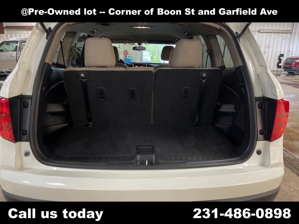 Used 2016  Honda EX image 27