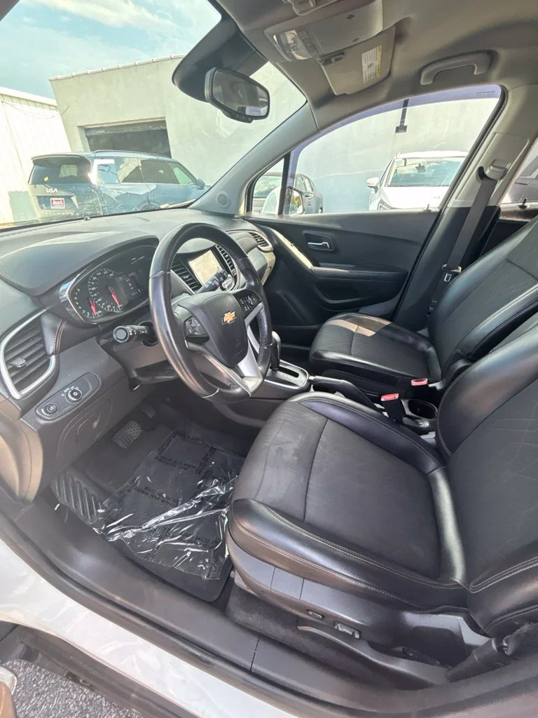 Used 2019 White Chevrolet LT image 12