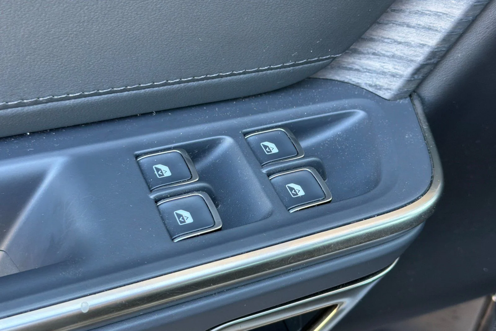 Used 2023  Rivian Adventure image 14