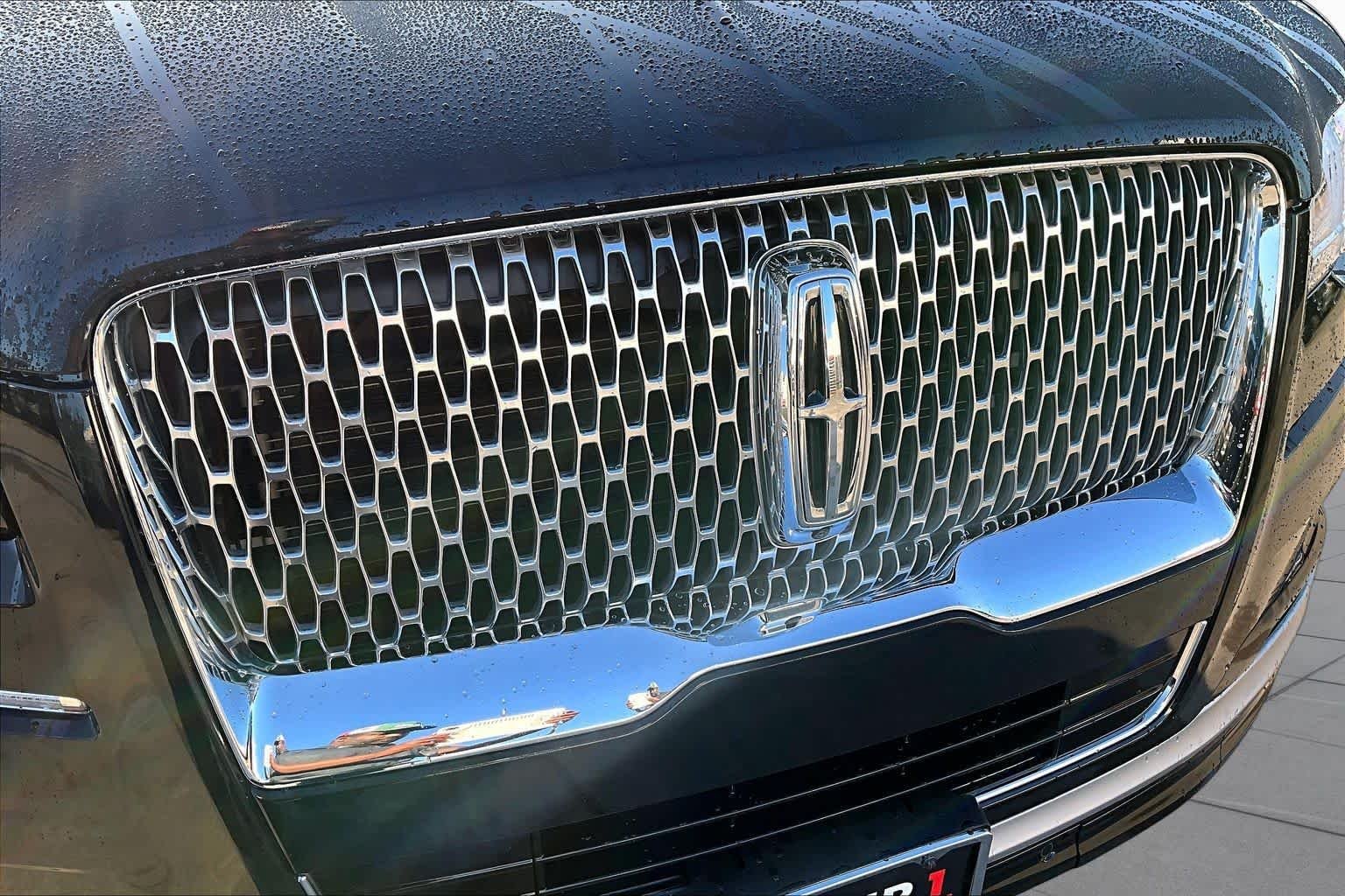 Used 2023 Infinite Black Metallic Clearcoat Lincoln Standard image 30