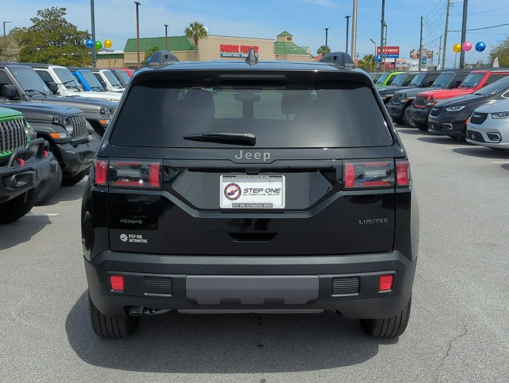 New 2026 Diamond Black Crystal Pearlcoat Jeep Limited image 6