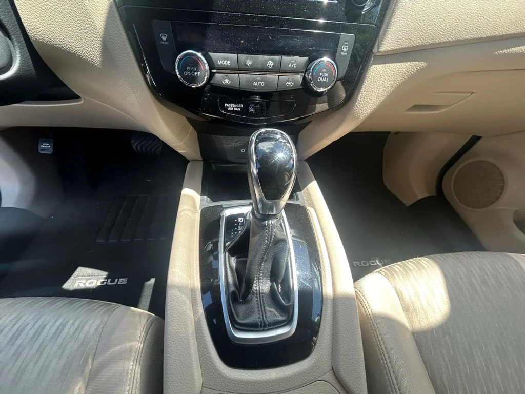 Used 2019 Pearl White Nissan SV image 12