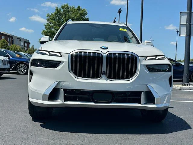 New 2027 Mineral White Metallic BMW xDrive40i image 2