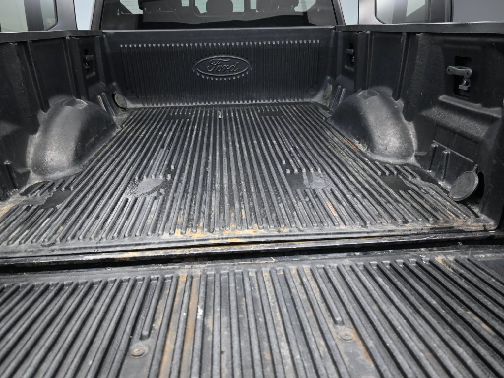 Used 2015 Black Ford Lariat image 32