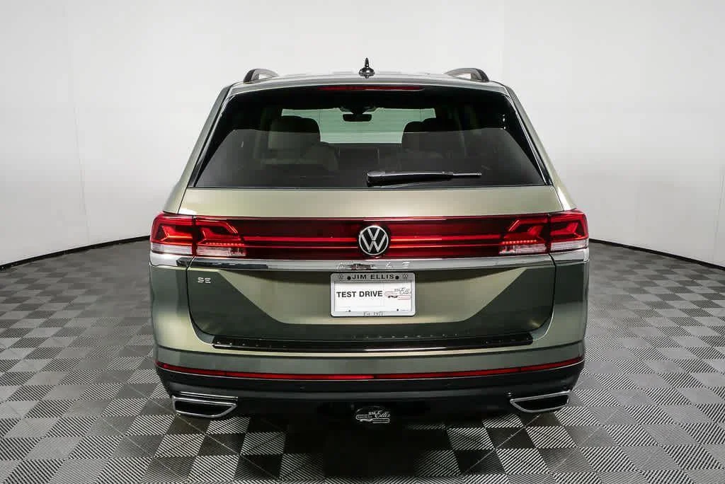 New 2026 Avocado Green Pearl Volkswagen 2.0T SE w/Technology image 27