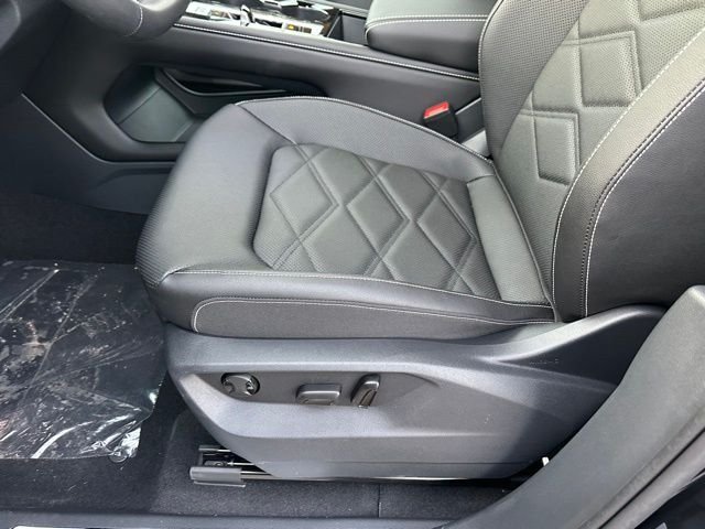 New 2026 Deep Black Pearl Volkswagen 2.0T SE w/Technology image 23