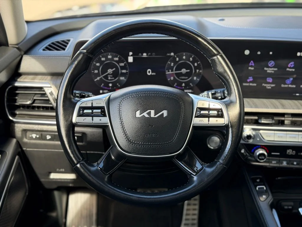 Used 2023 Gray Kia SX image 17