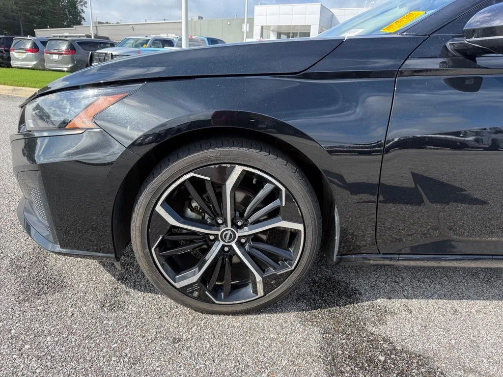 Used 2024 Black Nissan 2.5 SR image 24