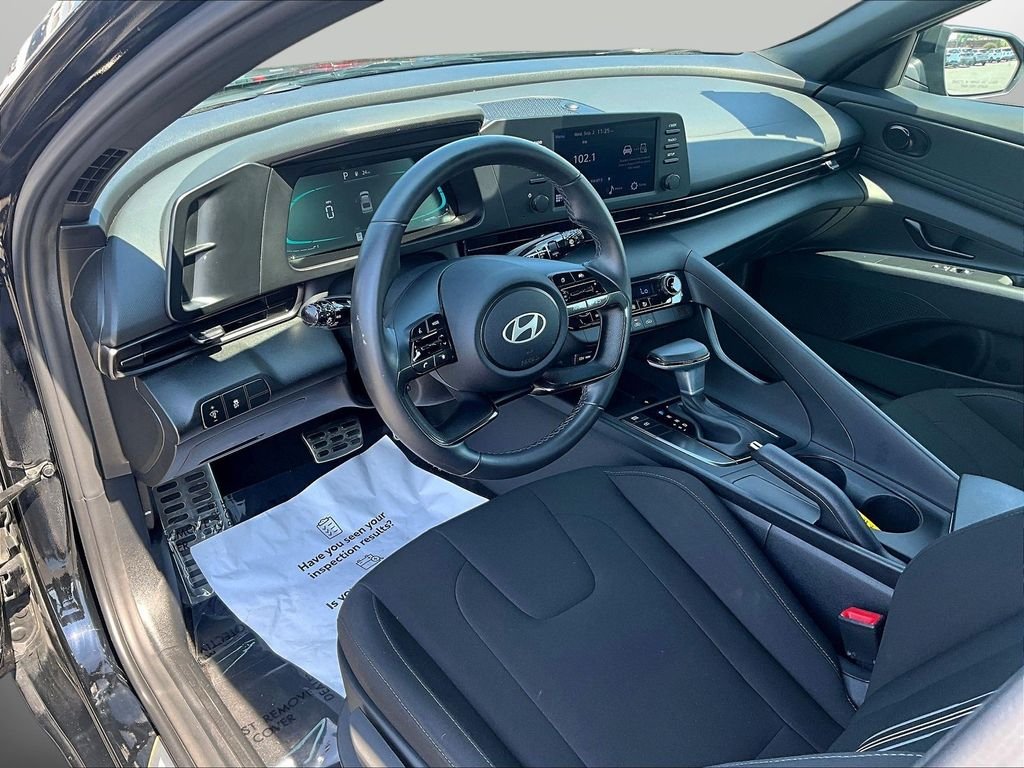 Certified Used 2025 Black Hyundai SEL Sport image 19