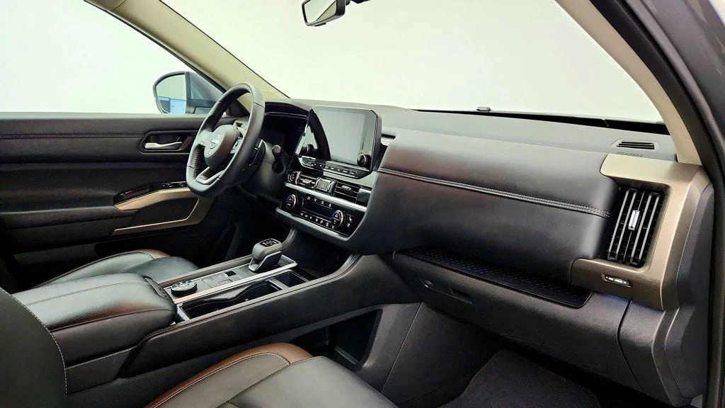 Used 2024 Boulder Gray Pearl Nissan Platinum 4WD image 26