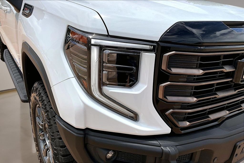 Used 2024 White GMC AT4X image 32