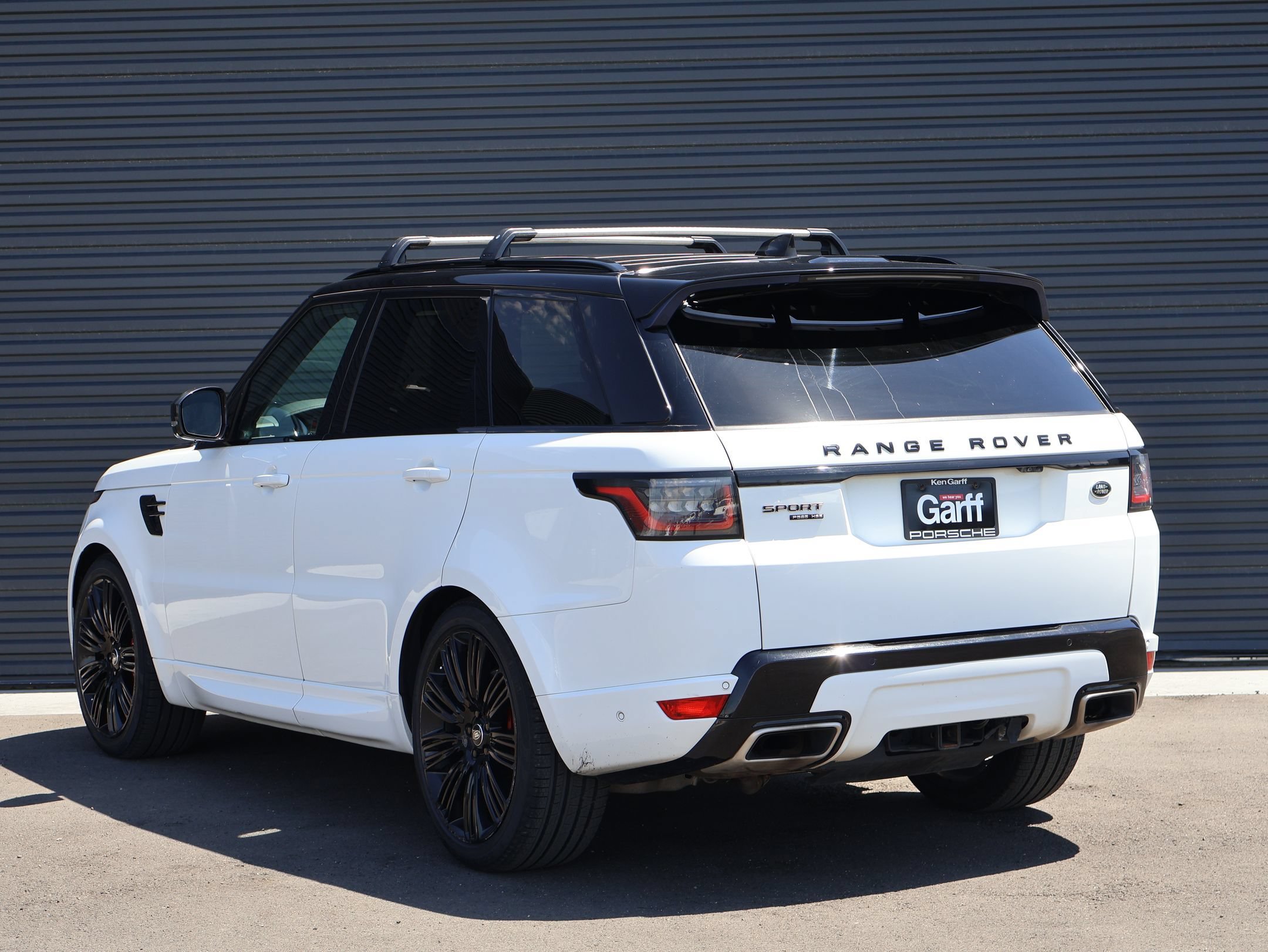 Used 2020 Fuji White Land Rover HSE Dynamic image 7