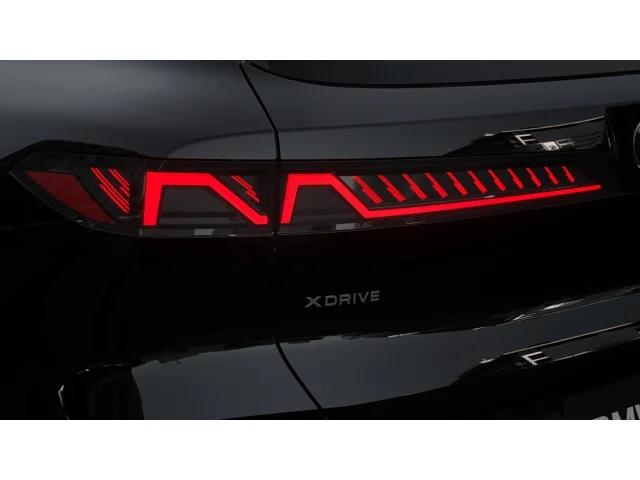 New 2027 0475 Black Sapphire Metallic BMW 40 xDrive image 8