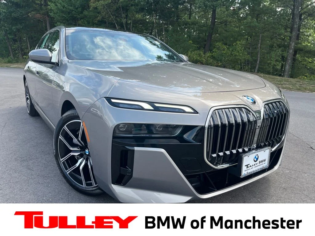 Used 2026 Oxide Grey Met BMW 740i xDrive image 1