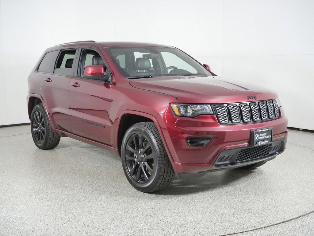 Used 2017 Red Jeep Altitude image 7