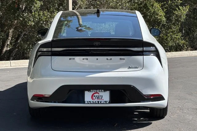 New 2027 Wind Chill Pearl <sup>1</sup> Toyota  XSE Premium image 5