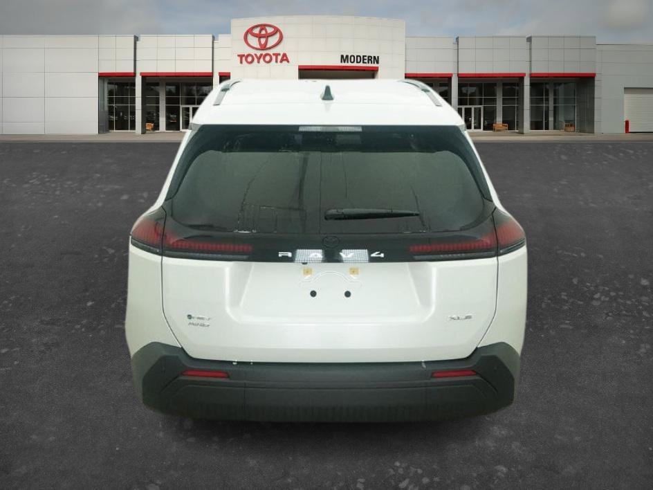New 2026 Wind Chill Pearl Toyota XLE Premium image 21