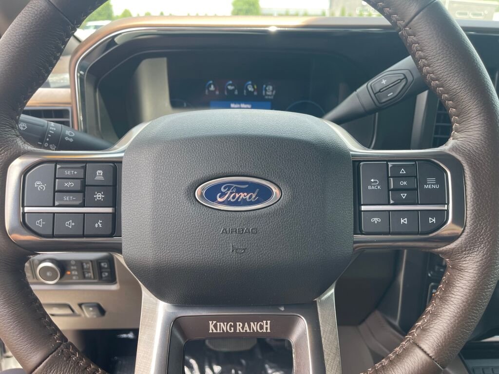 New 2026 Star White Metallic Tri-Coat/Marsh Gray Ford King Ranch image 16