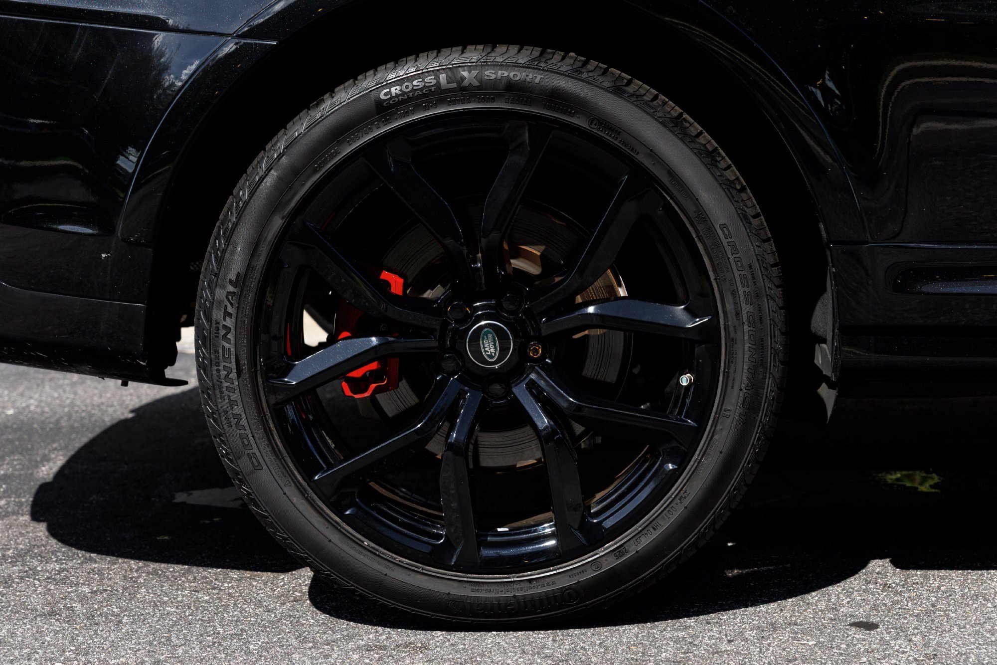 Used 2022 Black Land Rover SVR image 57