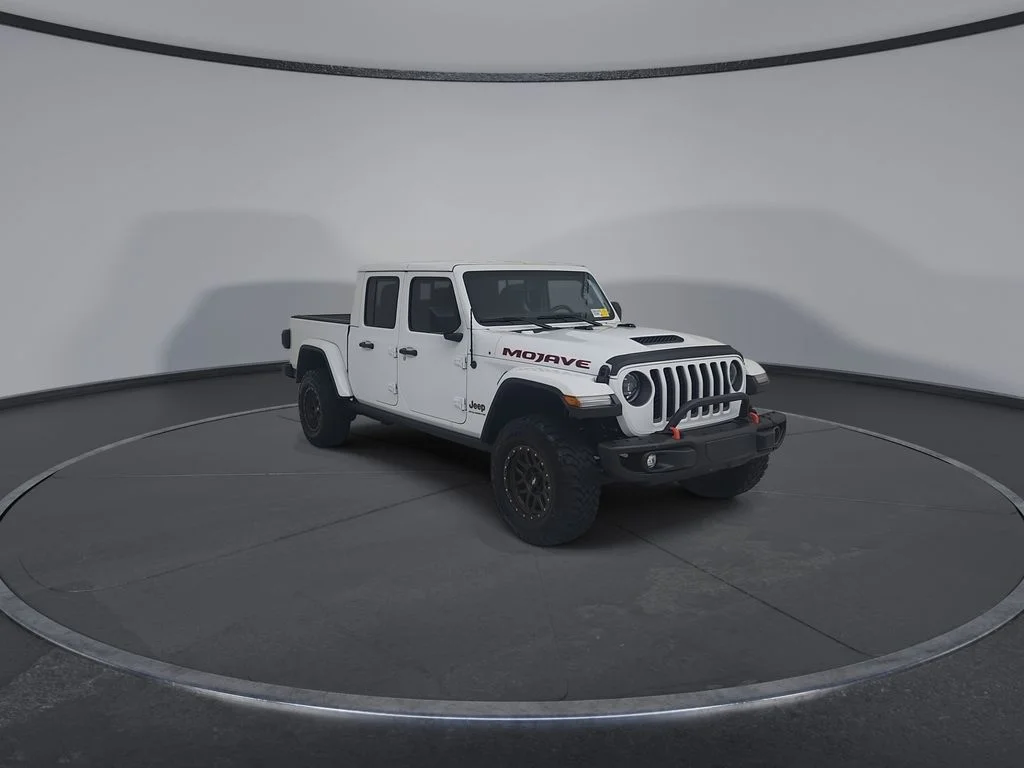 Used 2023 White Jeep Mojave image 2