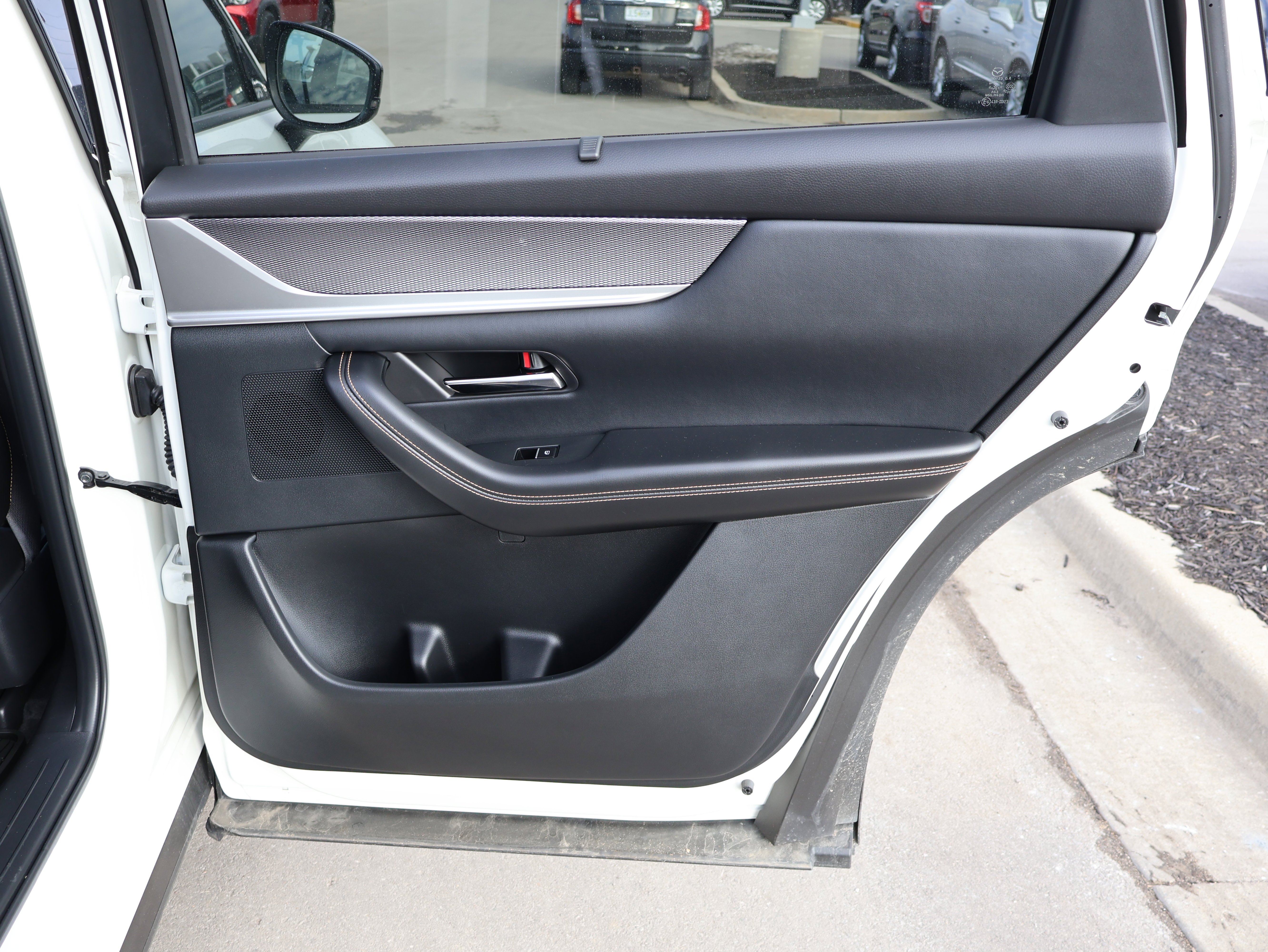 2025 Mazda CX-70 Premium Package - Photo 12