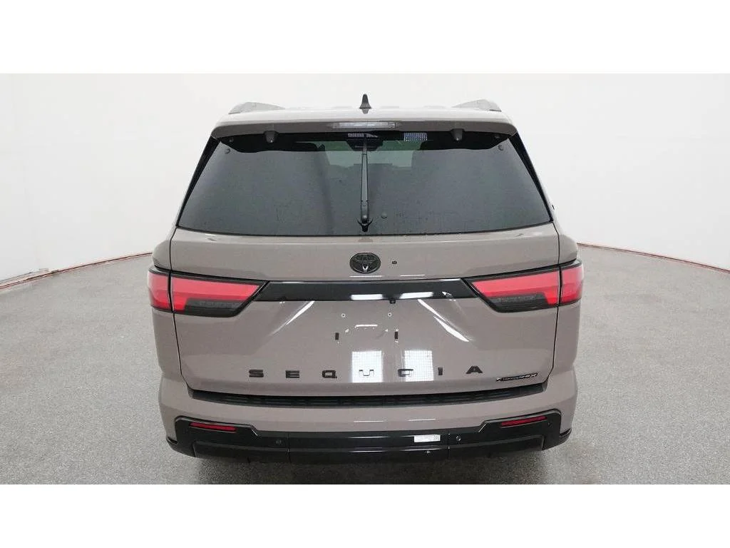 New 2026  Toyota Platinum image 7