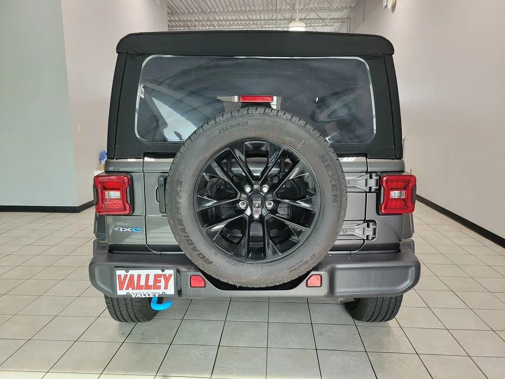 Used 2024 Gray Jeep Sahara 4xe image 12