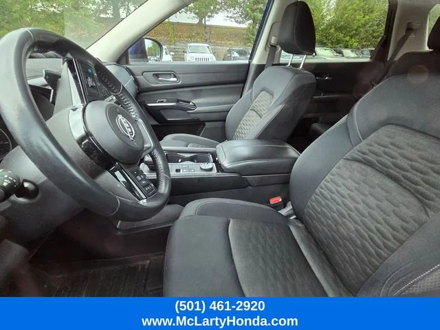 Used 2022 Blue Nissan SV image 9