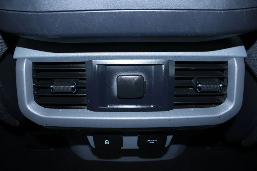 Used 2024 Black Metallic Ford XLT image 19