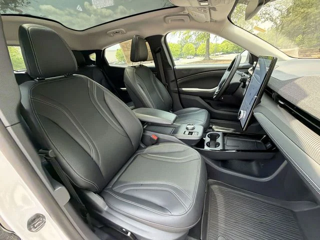 Used 2023 White Ford Premium image 27