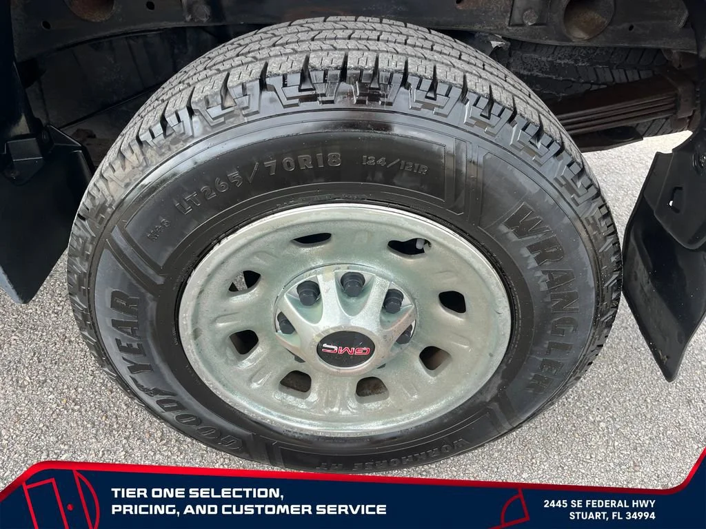 Used 2016 IRIDIUM METALLIC GMC 4WD Double Cab 144.2" image 9