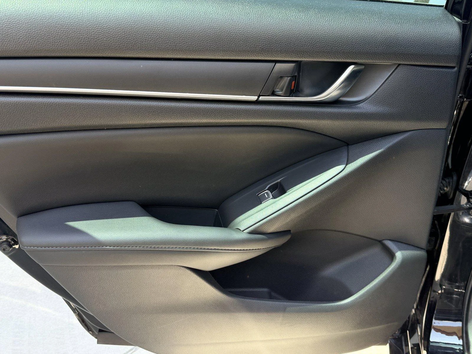 Used 2022  Honda Sport SE image 16