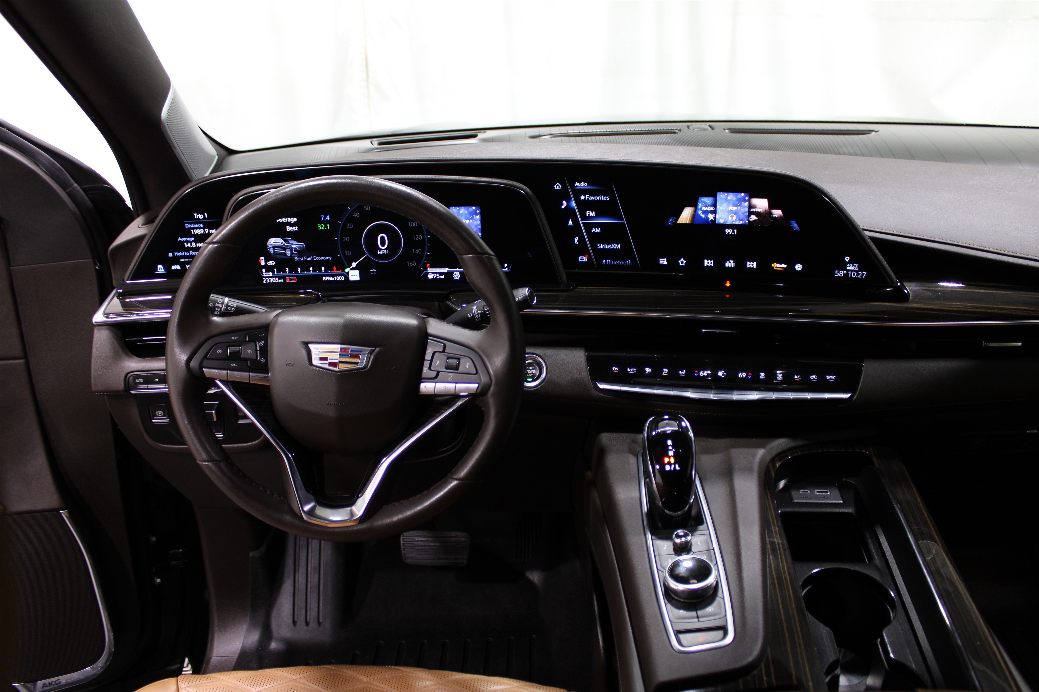 2023 Cadillac Escalade ESV Sport photo 2