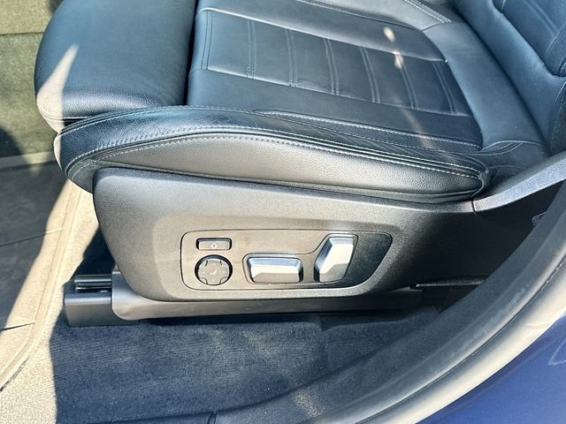 Used 2018 Blue BMW xDrive30i image 19
