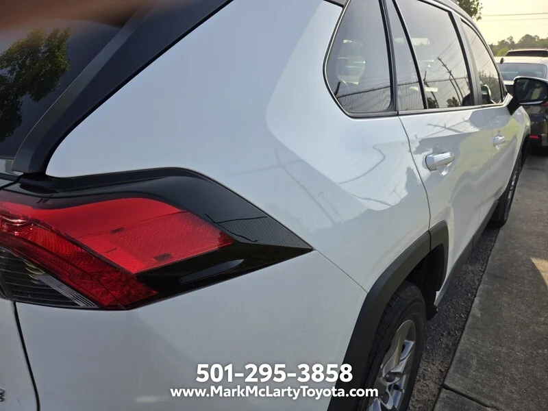 Used 2023 Ice TOYOTA XLE image 10