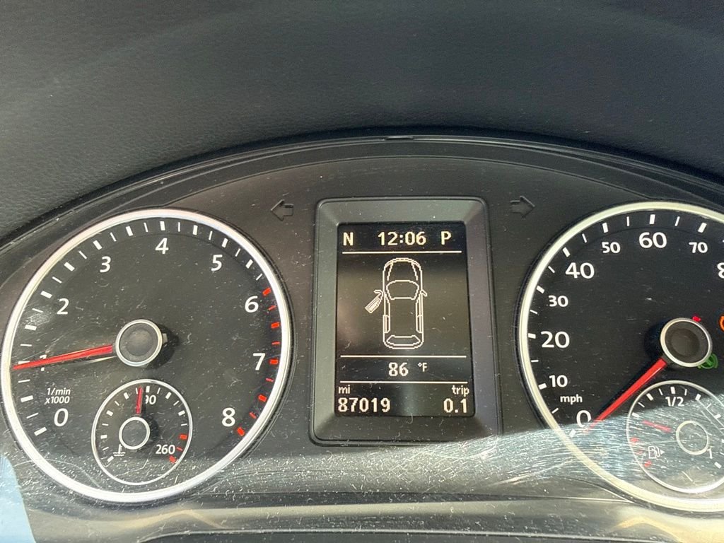 Used 2013 Candy White Volkswagen AWD One-Owner image 13