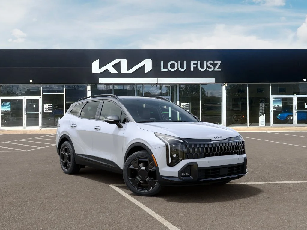 New 2027 Glacial White Pearl / Black Ro Kia X-Line image 8