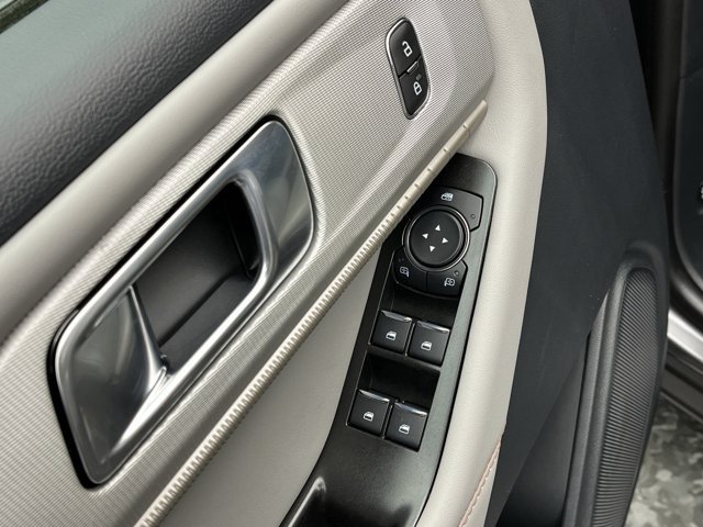 Used 2026 Carbonized Gray Metallic Ford Active with 200A Pkg image 9