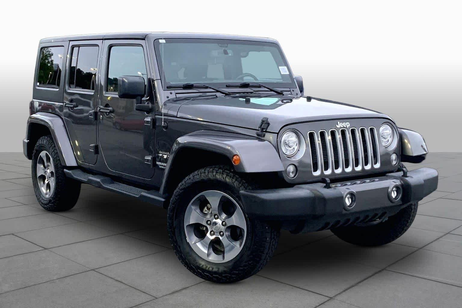 Used 2017 Granite Crystal Met. Clear Coat Jeep Sahara image 3