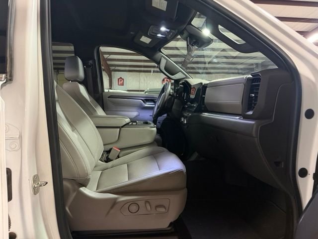 Used 2023 White GMC SLT image 11