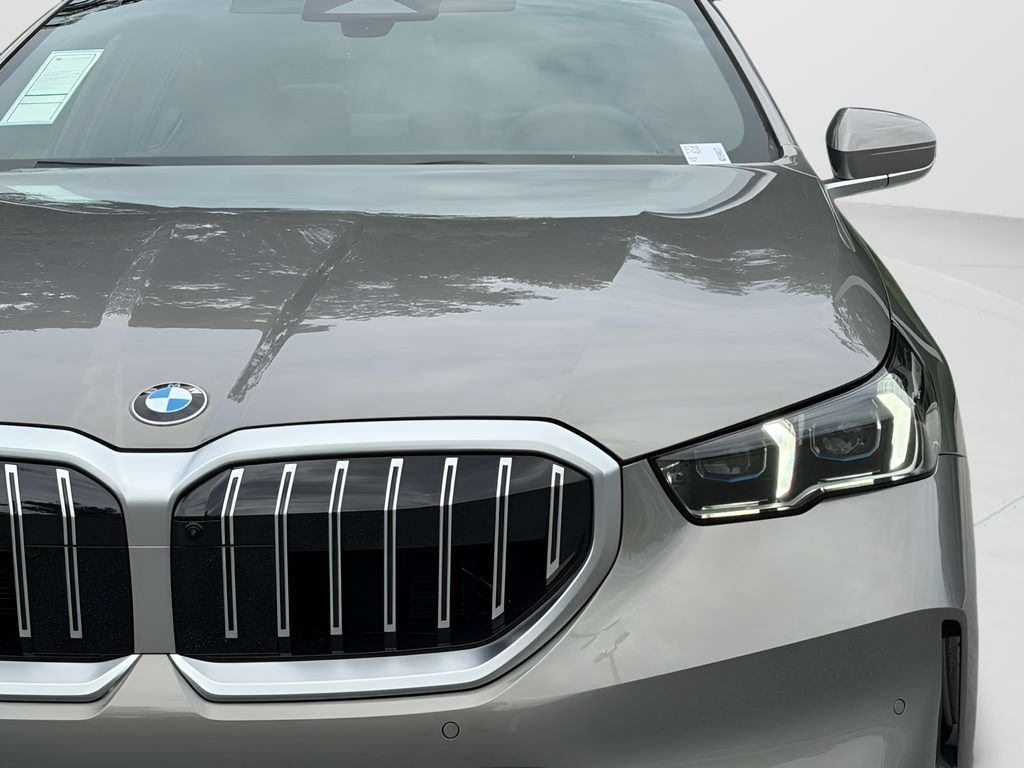New 2027 Oxide Grey Metallic BMW 530i image 26