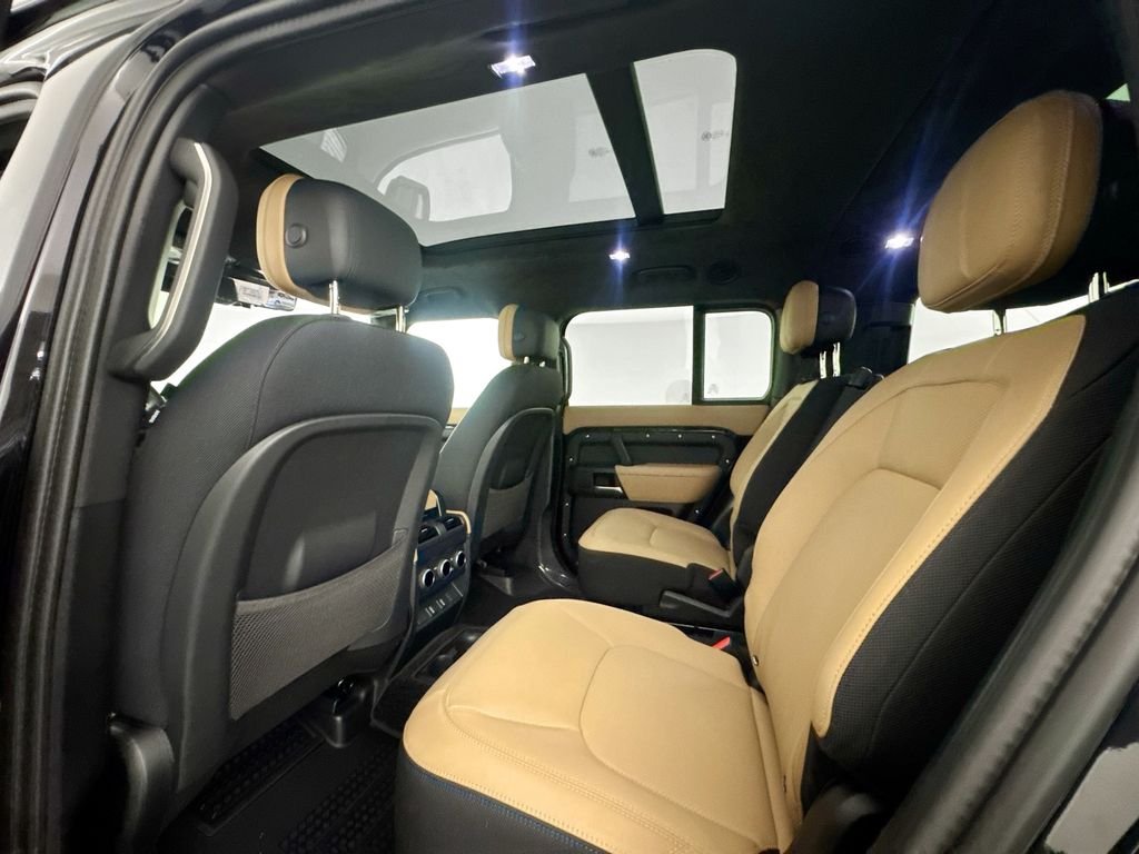 New 2026 Santorini Black Land Rover V8 image 24