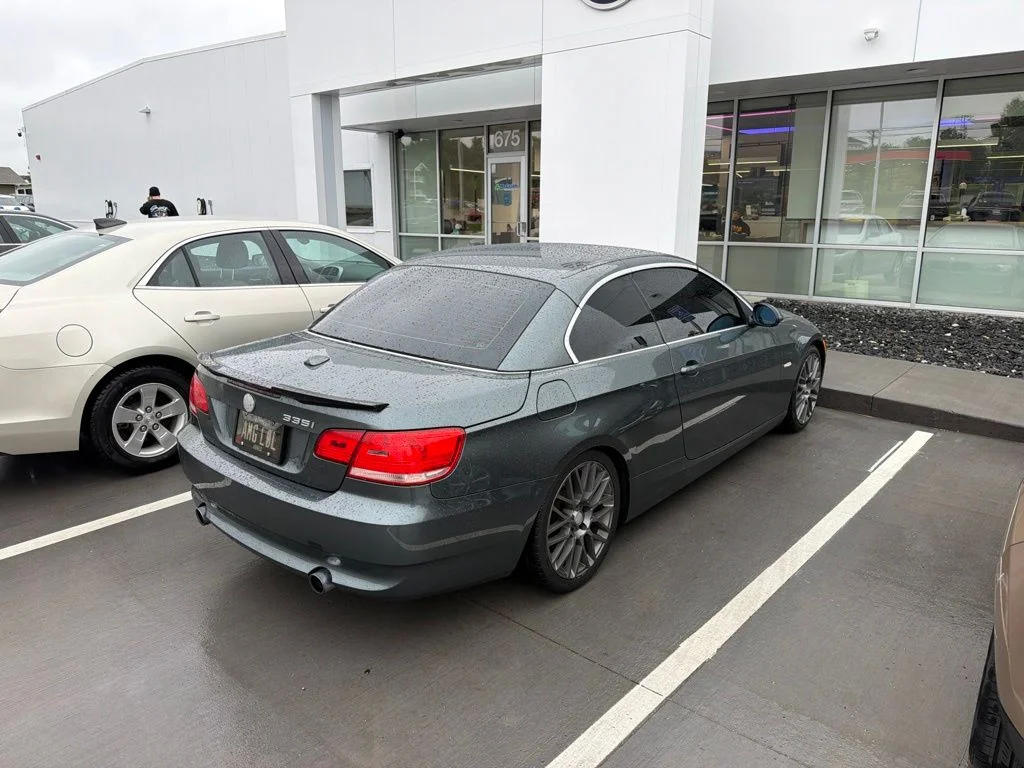 Used 2009 Green BMW 335i image 4
