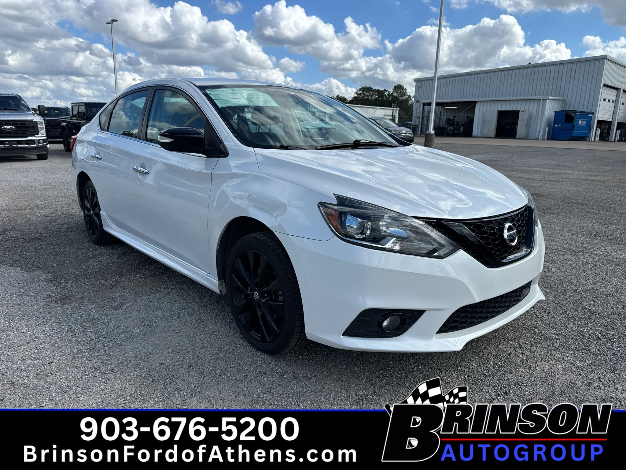Used 2018 Aspen White Nissan SR image 3
