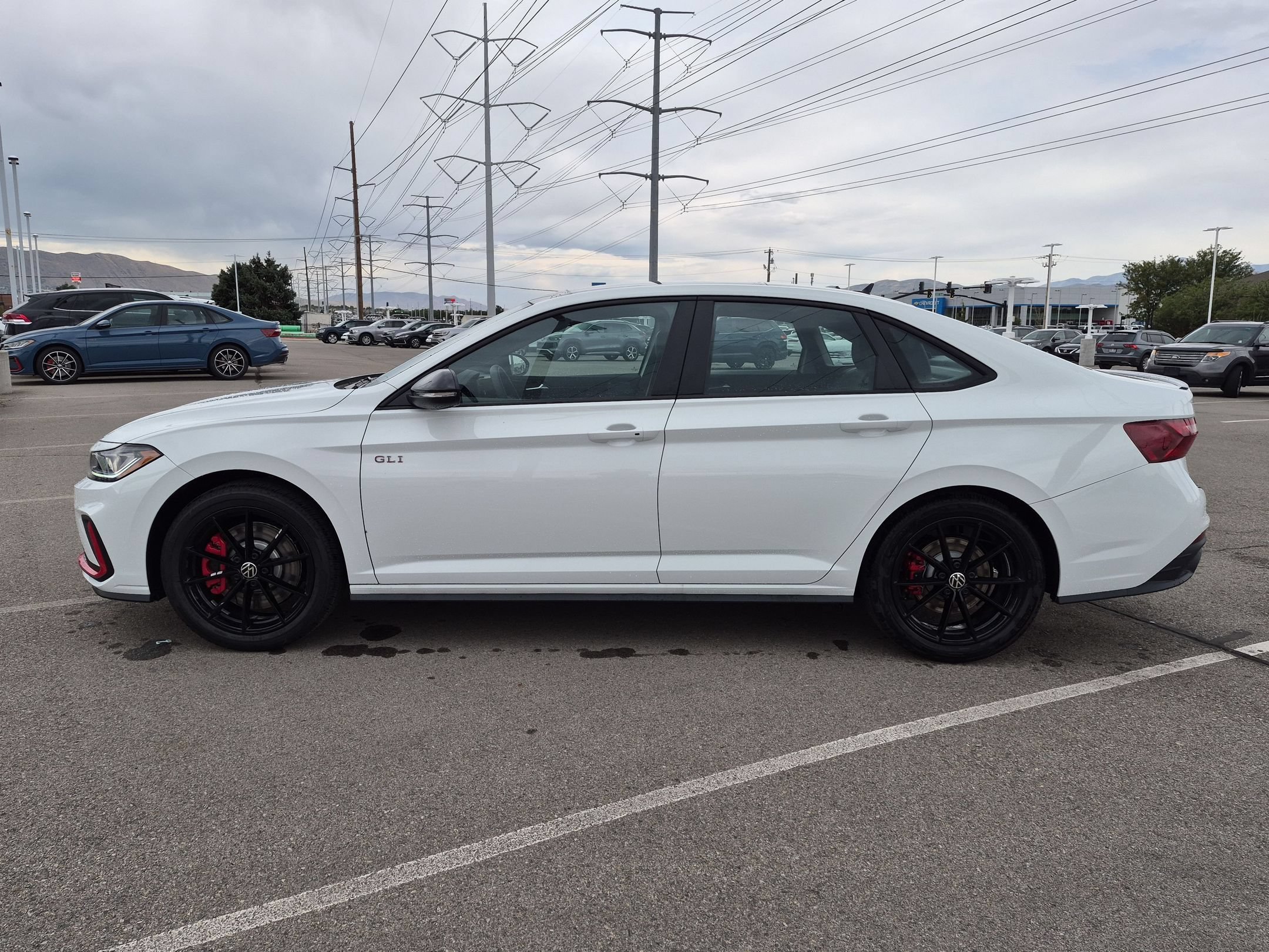 New 2026 Pure White w/Deep Blk Rf Volkswagen Autobahn image 7