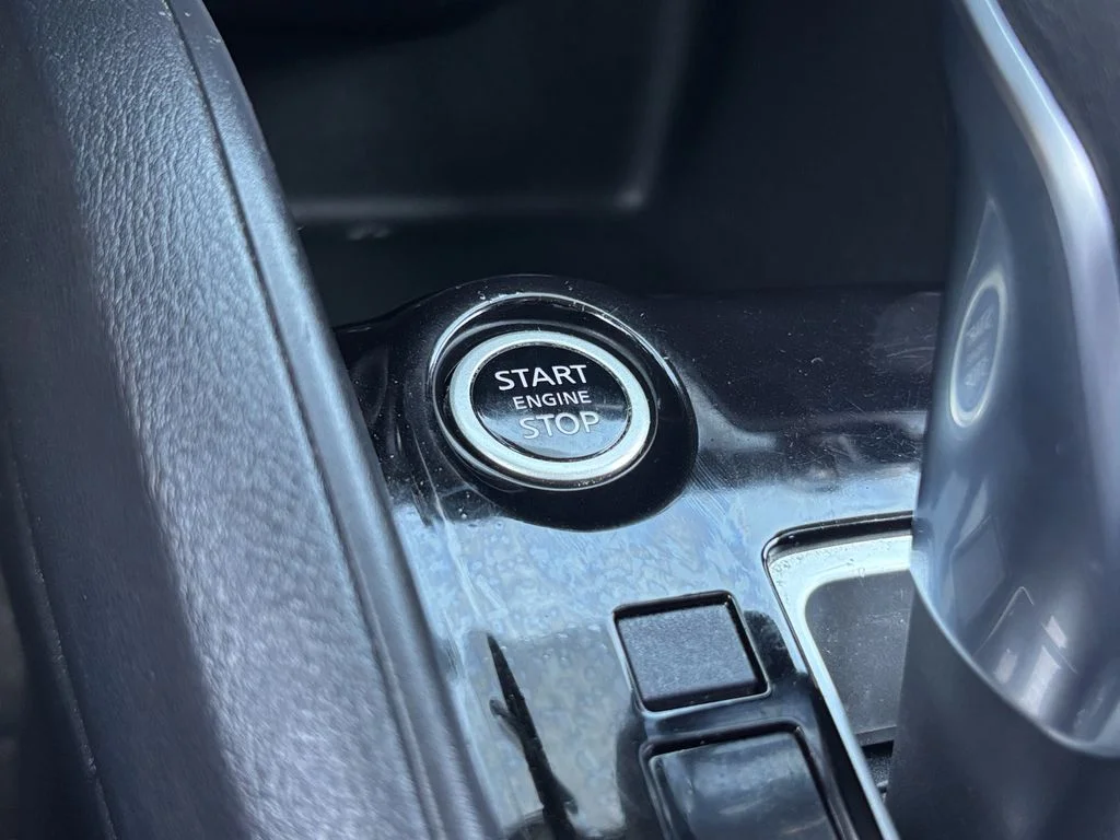 Used 2020 Black Nissan S image 27