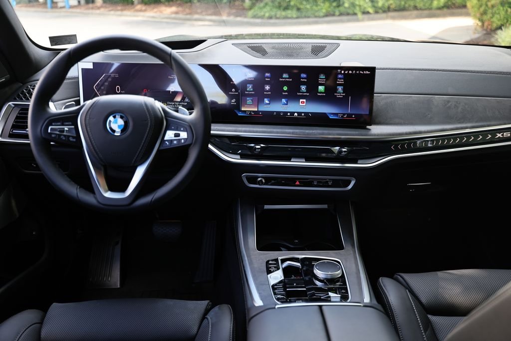 New 2026 Black Sapphire Metallic BMW xDrive50e image 27