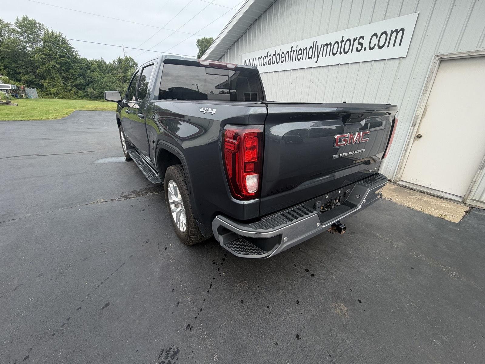 Used 2019 Dark Sky Metallic GMC SLE image 8